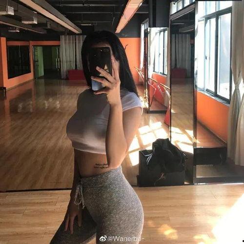 国产熟女视频香蕉网,香蕉网引领激情岁月  第2张